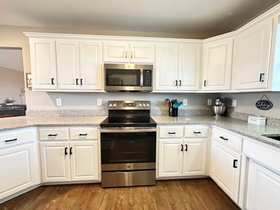 El Dorado Springs Missouri Country Home and Land For Sale - image 10