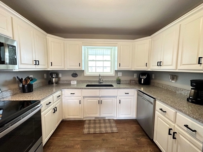 El Dorado Springs Missouri Country Home and Land For Sale - image 11