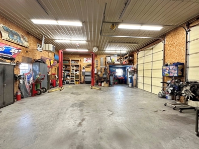 El Dorado Springs Missouri Country Home and Land For Sale - image 38