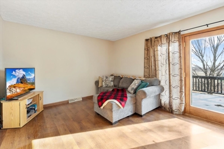 2 story For sale, Woodbine, IA Harrison Co. 3+BR New Roof - image 22