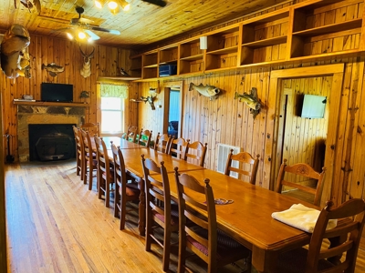 Riverfront Log Cabins For Sale In Mountain View, Arkansas - image 19