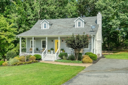 Country Home with Pool & Pool House For Sale in Midland NC - image 3