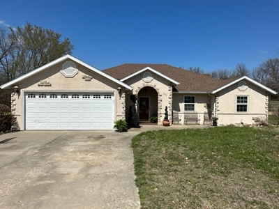 El Dorado Springs Missouri Home in Town For Sale - image 22