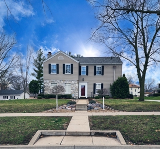 Home on Historic Grand Avenue in Keokuk, IA - image 1