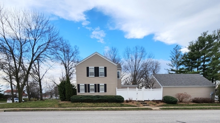 Home on Historic Grand Avenue in Keokuk, IA - image 3
