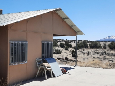 This 42 acre off grid rural property has gorgeous mnt views - image 10