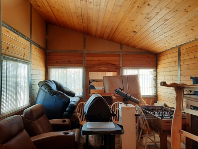 This 42 acre off grid rural property has gorgeous mnt views - image 4