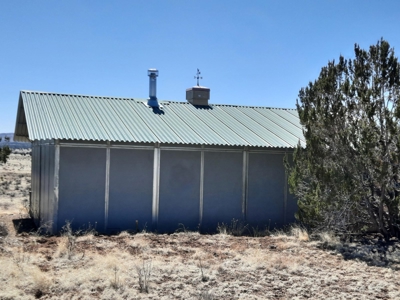 This 42 acre off grid rural property has gorgeous mnt views - image 7
