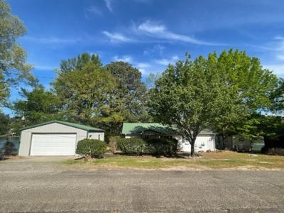 East Texas Lake Front Home for Sale - image 1