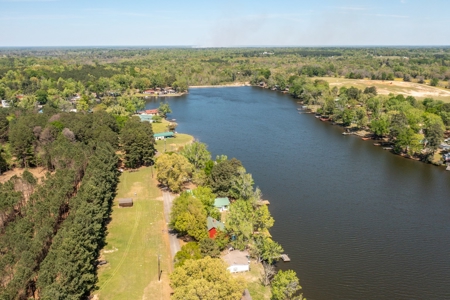 East Texas Lake Front Home for Sale - image 9