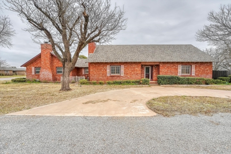 4 Bedroom house for sale in Hollis, Oklahoma - image 1