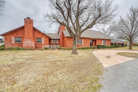 4 Bedroom house for sale in Hollis, Oklahoma - image 2