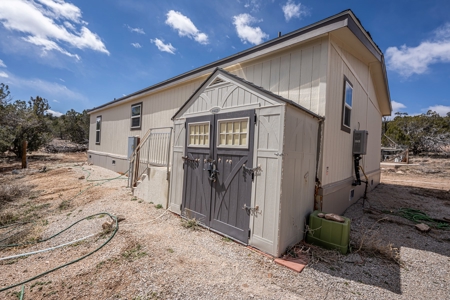 This remote, off grid 3bd2ba home on 36 acres has a well ! - image 32