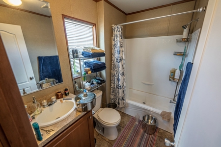 This remote, off grid 3bd2ba home on 36 acres has a well ! - image 8
