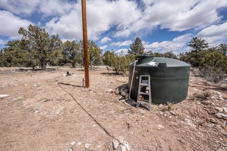 This remote, off grid 3bd2ba home on 36 acres has a well ! - image 34