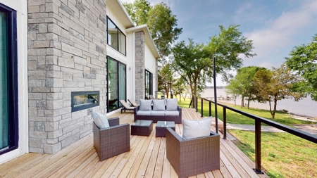 Waterfront Home For Sale in Groesbeck, TX - Lake Limestone - image 37