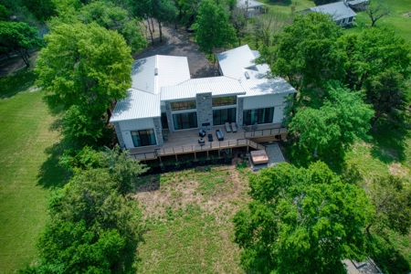 Waterfront Home For Sale in Groesbeck, TX - Lake Limestone - image 6