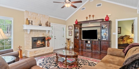 Lakefront Home Holly Lake Ranch Texas - East Tx Waterfront - image 14
