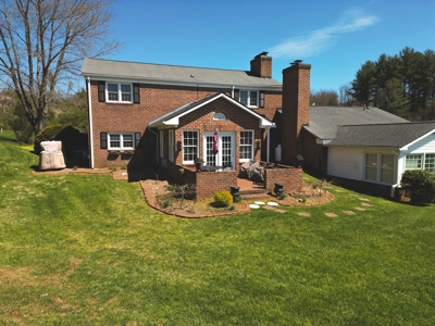 Beautiful Country Home for Sale at Olde Mill Golf Course! - image 1