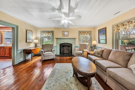 Historical Home for Sale in Floyd VA! - image 10