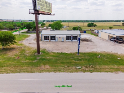 Commercial Industrial Building on Corner,  Mathis, Texas - image 1