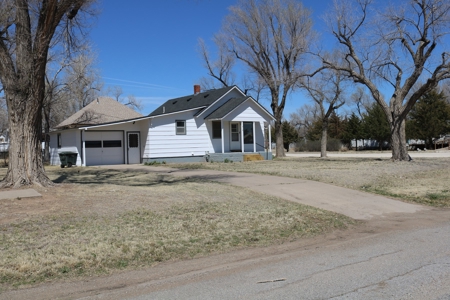 Home For Sale in Ashland, Kansas - image 5