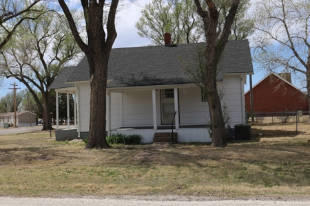 Home For Sale in Ashland, Kansas - image 6