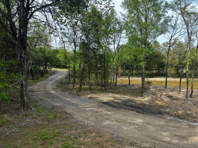 Cabin for Sale Sardis Lake Clayton, OK/Recreational Property - image 9