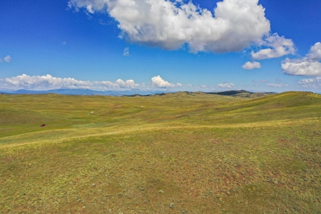 Secluded Mountain Oasis with Breathtaking Panoramic Views - image 12