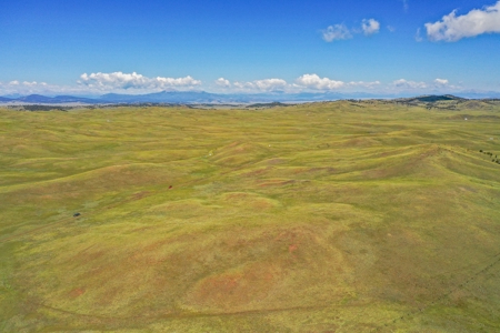 Secluded Mountain Oasis with Breathtaking Panoramic Views - image 6