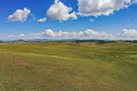 Secluded Mountain Oasis with Breathtaking Panoramic Views - image 13