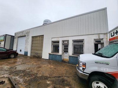 Building & Home For Sale - image 7