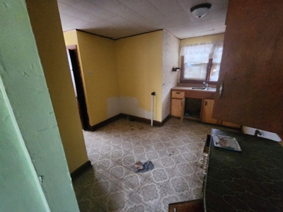 Building & Home For Sale - image 20