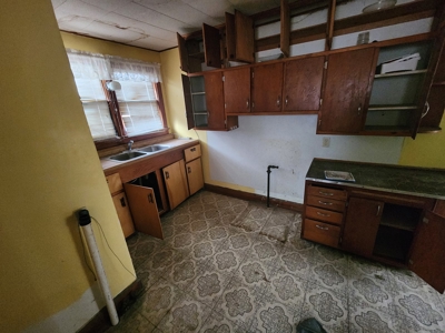 Building & Home For Sale - image 21