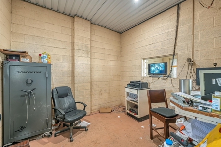 Thriving Commercial Tire Shop - image 17