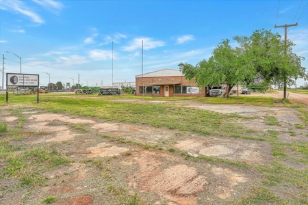 Thriving Commercial Tire Shop - image 6