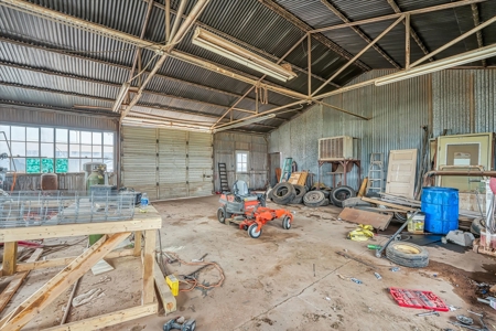 Thriving Commercial Tire Shop - image 31
