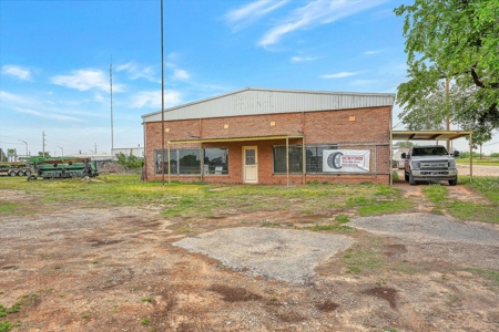 Thriving Commercial Tire Shop - image 8
