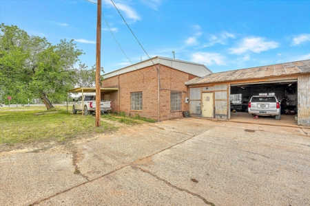 Thriving Commercial Tire Shop - image 20