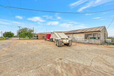 Thriving Commercial Tire Shop - image 21