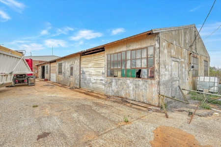 Thriving Commercial Tire Shop - image 22