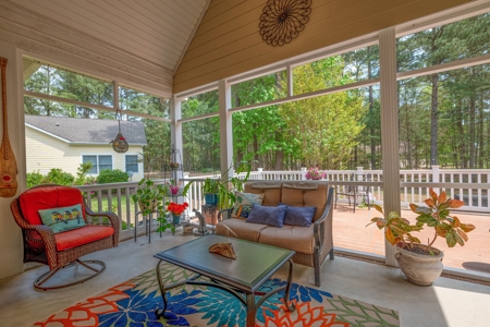 Custom home in a gated waterfront, golf community in NC - image 27