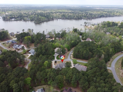 Custom home in a gated waterfront, golf community in NC - image 4