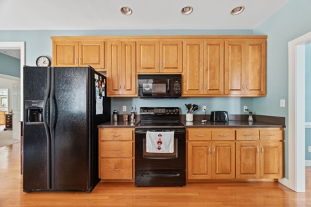 Custom home in a gated waterfront, golf community in NC - image 39