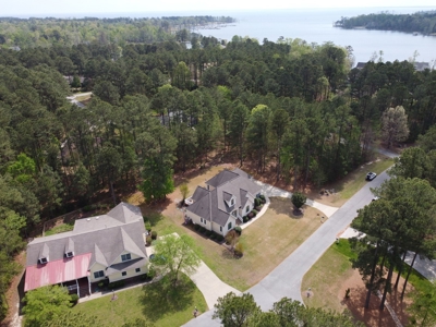 Custom home in a gated waterfront, golf community in NC - image 18