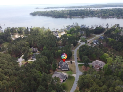Custom home in a gated waterfront, golf community in NC - image 3