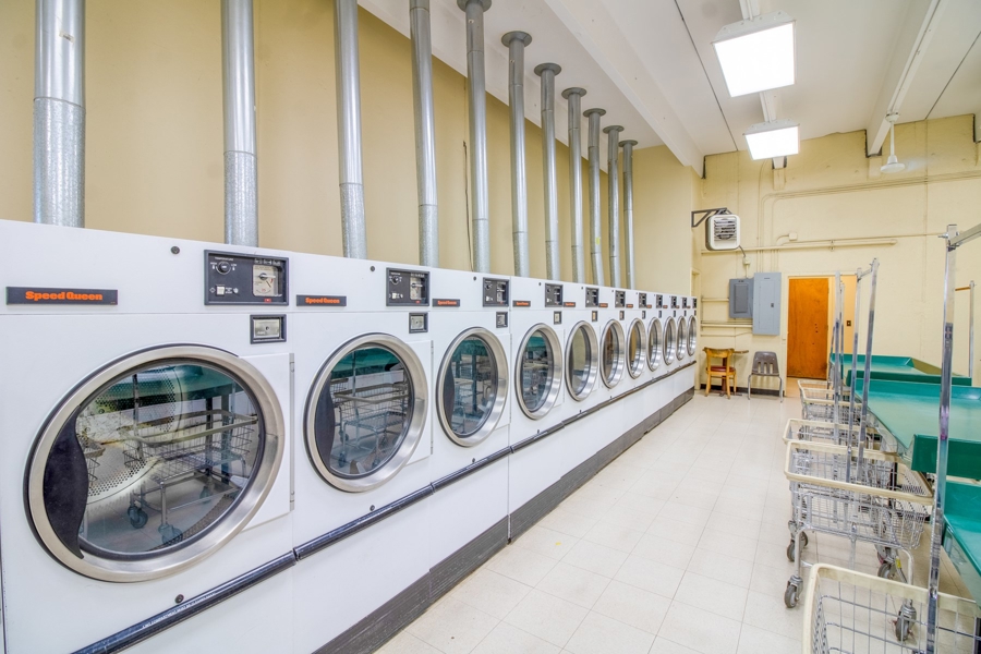 LAundromat