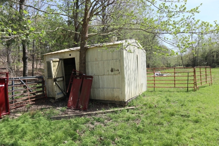 Ozarks Cattle Ranch With Lake And Cabin Near Salem Arkansas - image 15