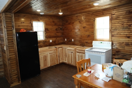 Ozarks Cattle Ranch With Lake And Cabin Near Salem Arkansas - image 34