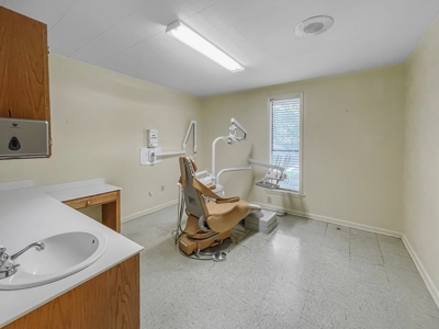 Commercial Office Space for Sale McComb MS - image 17